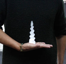 Ladda upp bild till gallerivisning, Selenit Unicorn Horn Torn 15 cm
